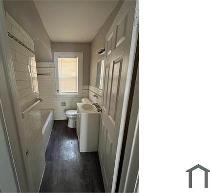 3rd image of 14151 Montrose St #1