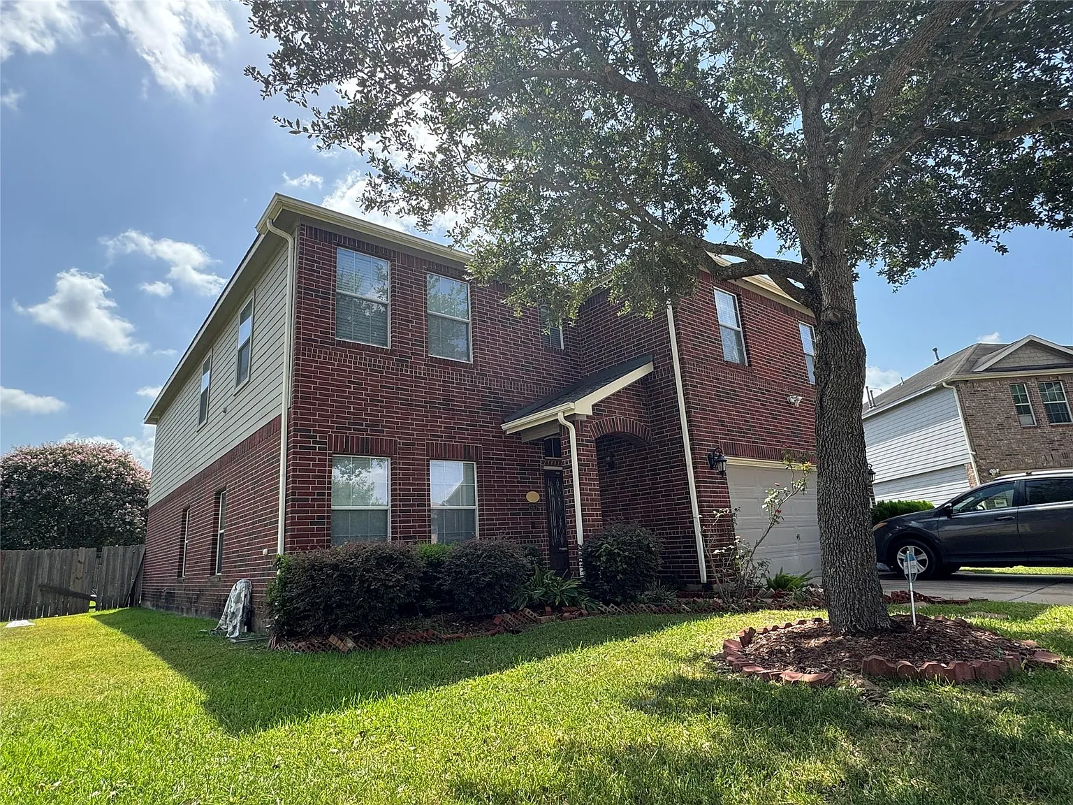 4 bed, 4.0 bath, 3488 sqft, $2,650 — Photo 2