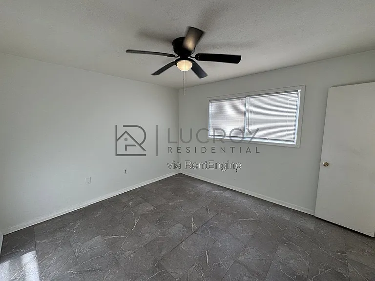 2716 Woodside Dr — Photo 8