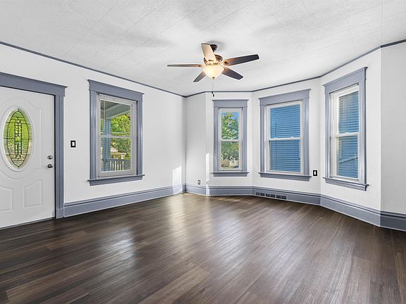 2nd image of 317 S Gardiner Ave