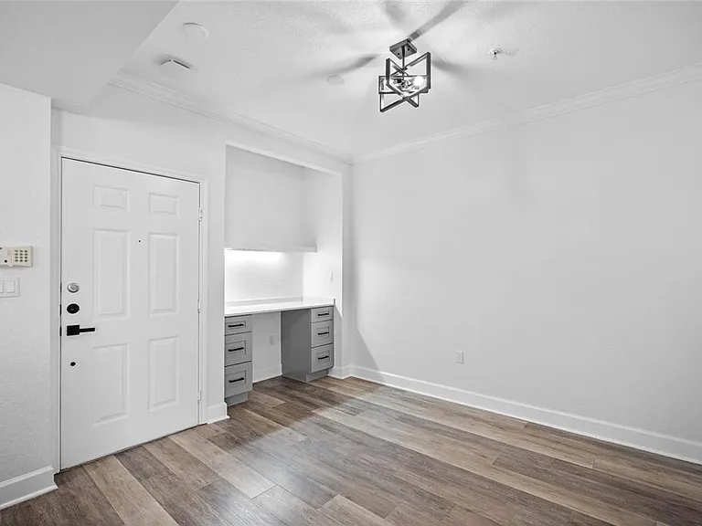 911 N Orange Ave #309 — Photo 2