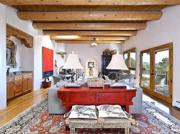 1913 Cerros Colorados, Santa Fe, NM 87501