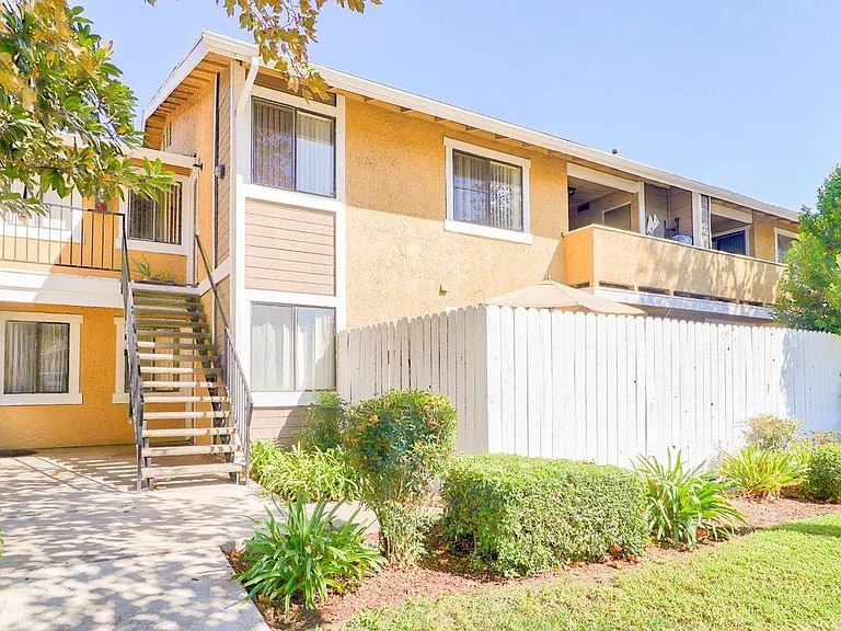 Cerro Vista Apartments — Photo 35