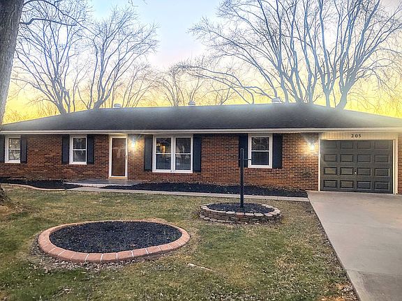 2nd image of 205 Stevens Ct