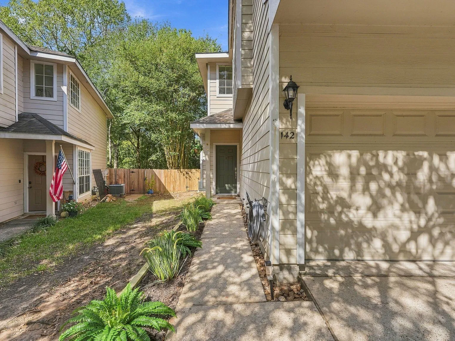 3 bed, 2.5 bath, 1657 sqft, $1,900 — Photo 2