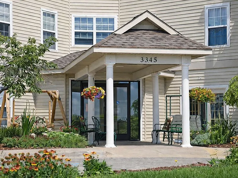 ST. CLAIR LANDINGS — Photo 4