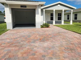 22105 Miami Ave, Miami, FL 33170