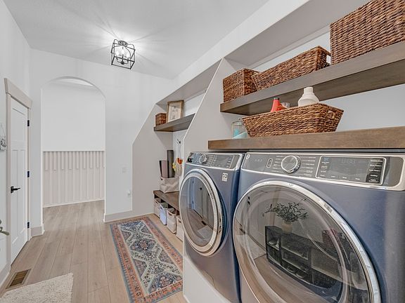 4th image of 6008 NE Briarwood Dr