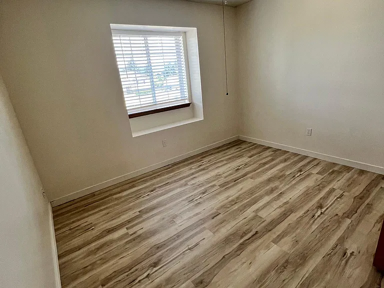 10951 N Krest Ct — Photo 3