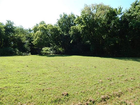 2nd image of 205 Tawakoni Trl
