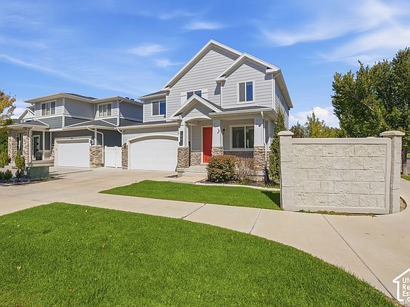 2nd image of 1008 W Lightfoot Way