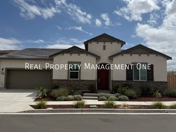 8190 Lamplight Dr, Tracy, CA