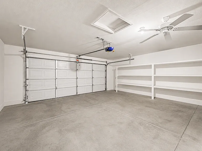 6906 W Phelps Rd — Photo 25