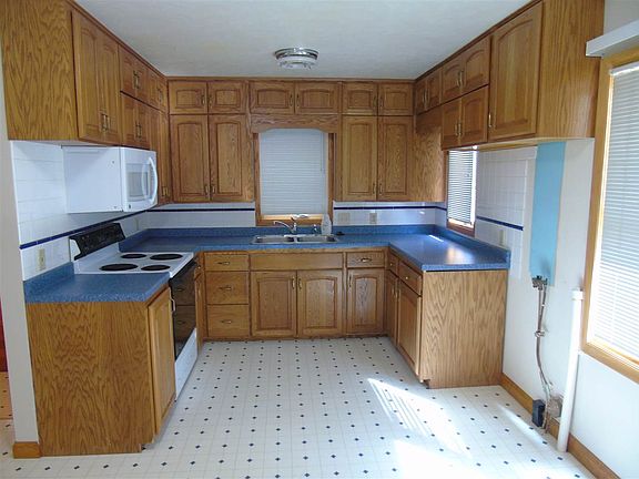 3rd image of 363 N 1st St
