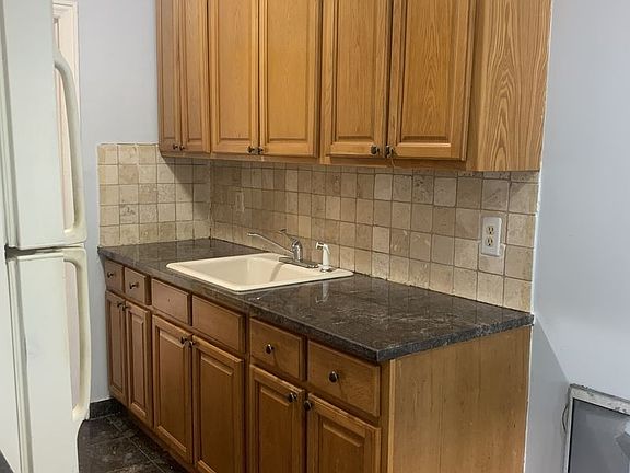 4th image of 134A Van Cortlandt Park S #2