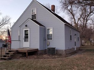 136 12th St, Windom, MN 56101