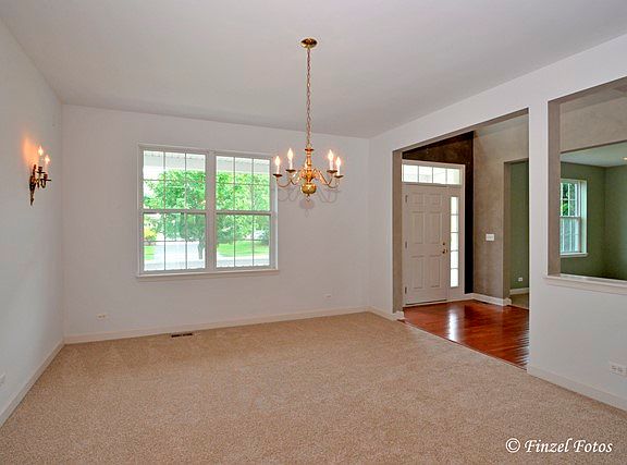 5th image of 328 Foxford Dr