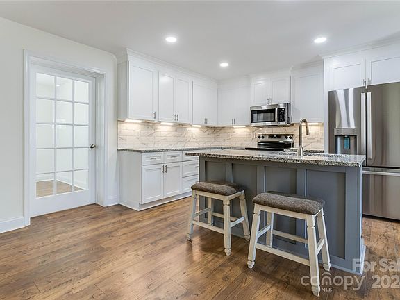 2nd image of 101 Chadwick Ct