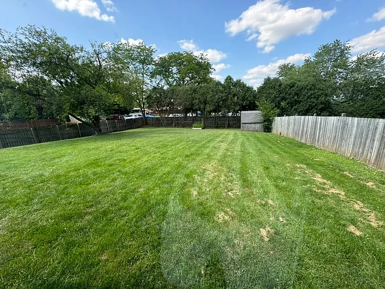 1013 E Benton Ave — Photo 17