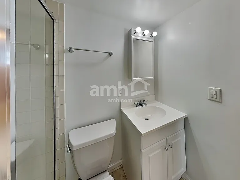 400 Galvin Pkwy — Photo 21