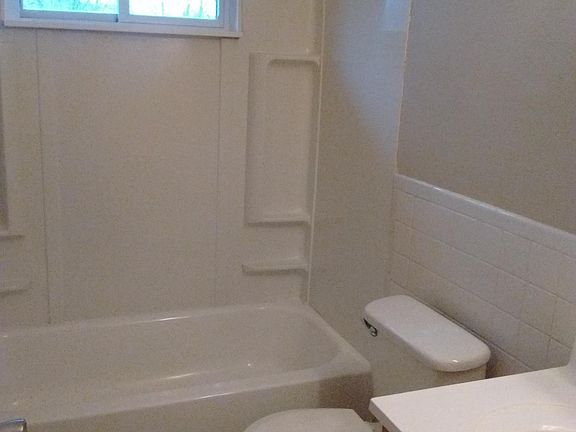 4th image of 1316 Cherry Hill Dr APT D