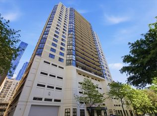 33 W Delaware Pl APT 19E, Chicago, IL 60610