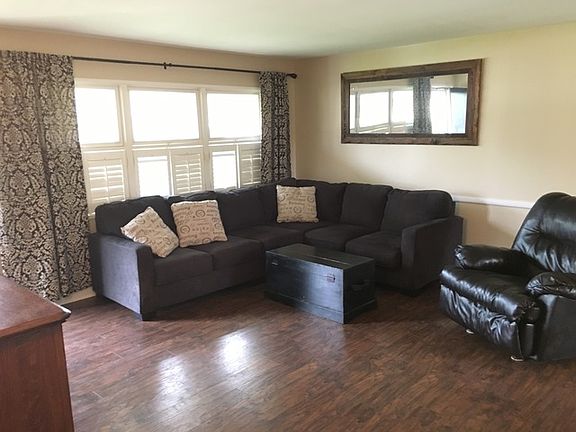 4th image of 111 Knollwood Dr