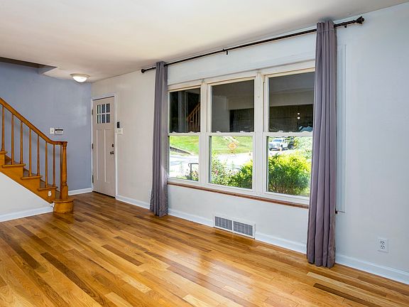 5th image of 2928 Kenroe St