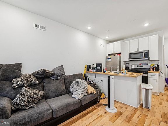 5th image of 867 N 43rd St