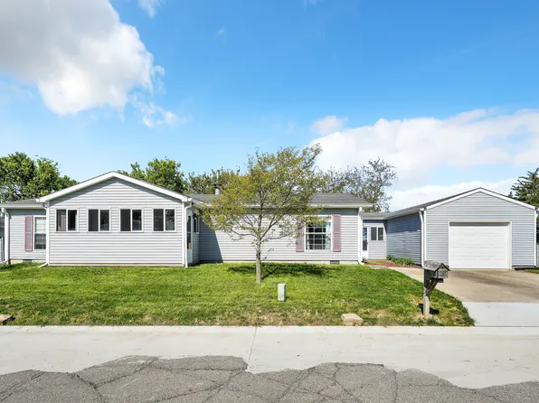 38 Fountain Lake Dr, Greenfield, IN 46140