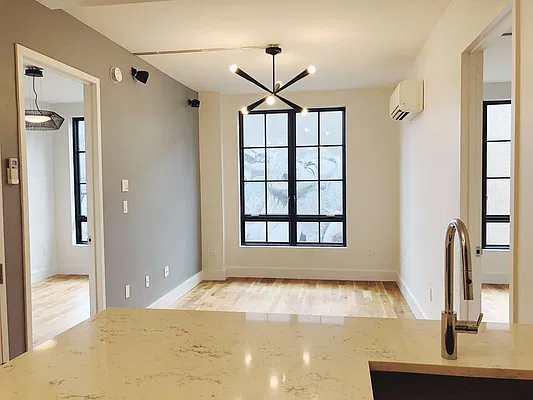 Rented by Manhattan Management LLC | media 40