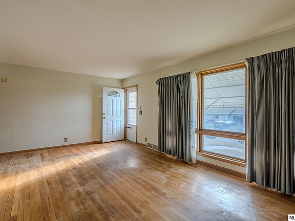 5th image of 5025 N 59th St