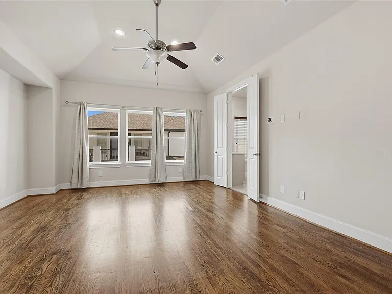 2707 Cohn Trl — Photo 28