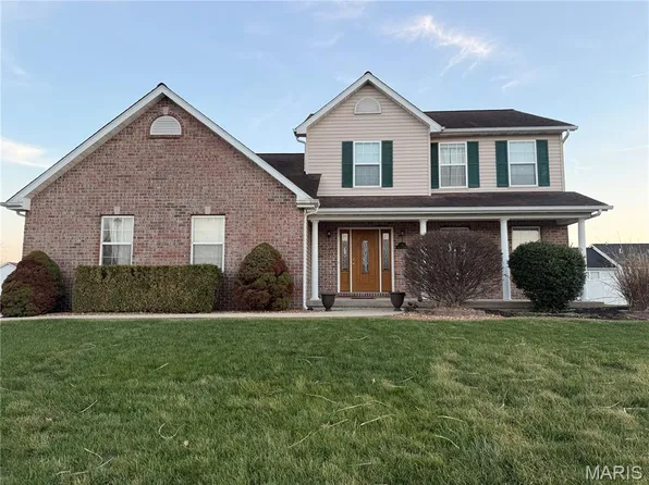 148 Patriots Dr, Bethalto, IL 62010