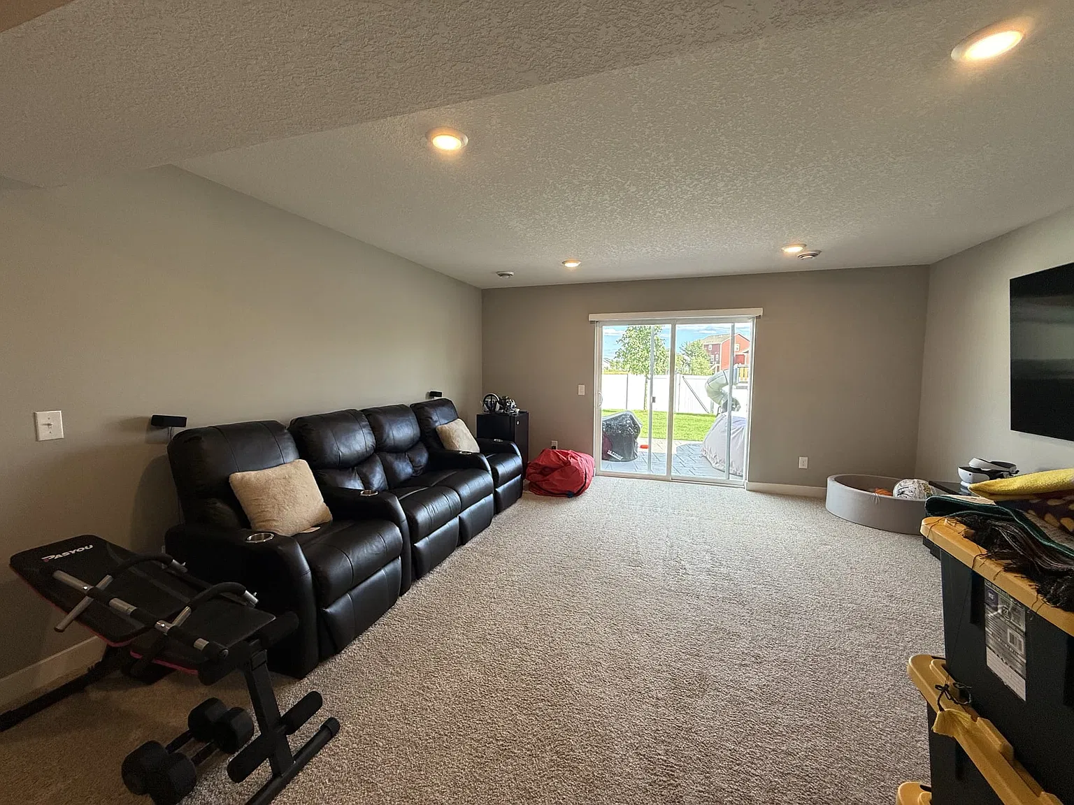 4 bed, 2268 sqft, $3,200 — Photo 2