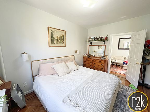 3rd image of 32-34 33rd St #1R