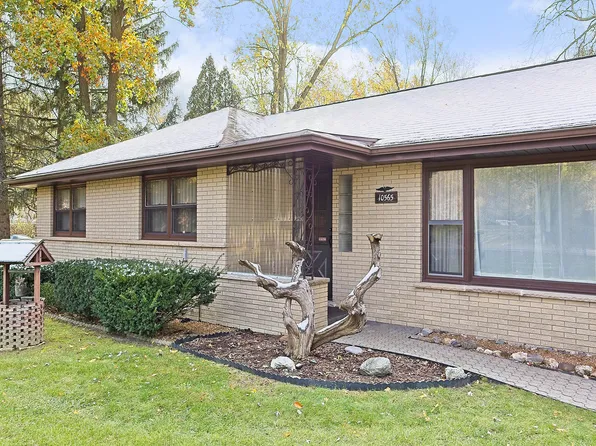 10565 W Liberty Ave, Beach Park, IL 60099