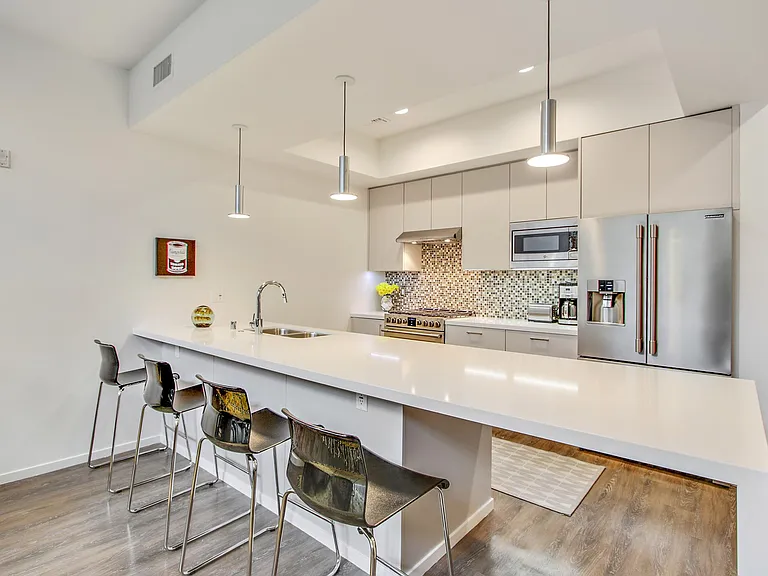 1342 N Hayworth Ave #108 — Photo 5