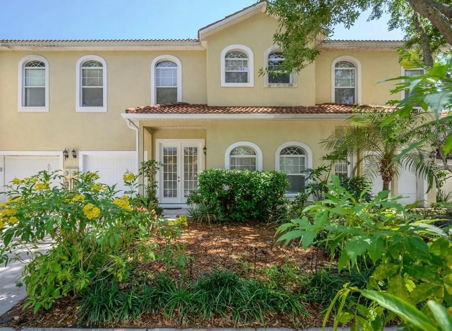 3 bed, 1849 sqft, $3,400 — Photo 1