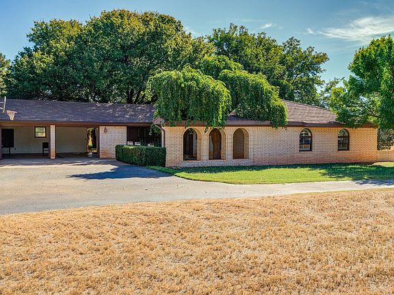 2nd image of 1588 Pecan Dr