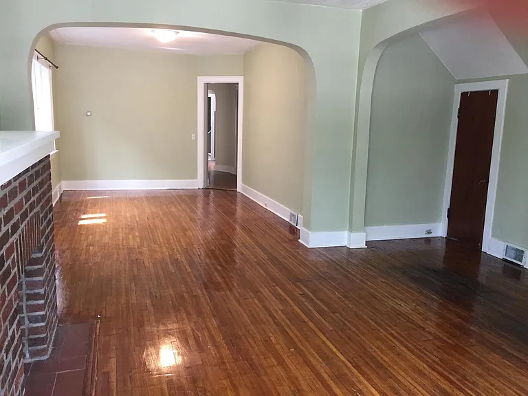 709 Richmond Ave #1 — Photo 1