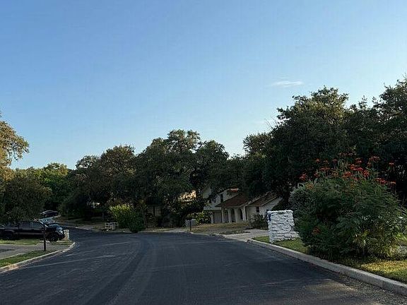 4th image of 9012 Brigadoon St