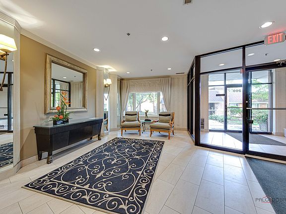 3rd image of 209 Rivershire Ln APT 203