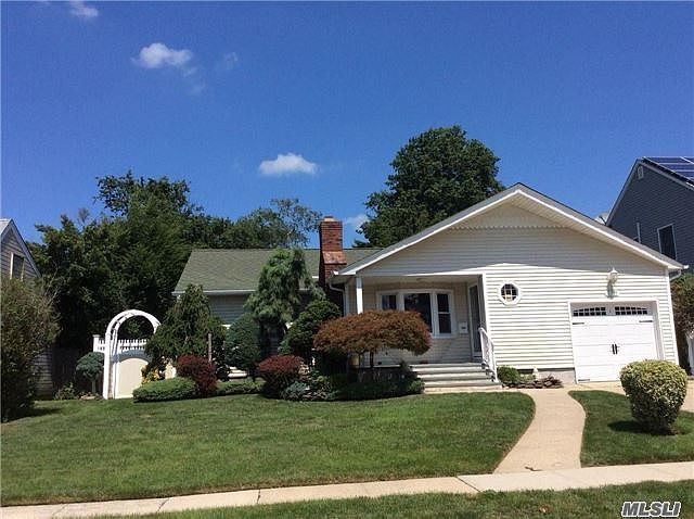1st image of 1711 Meadow Ln