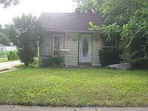 2nd image of 226 N Addison Rd
