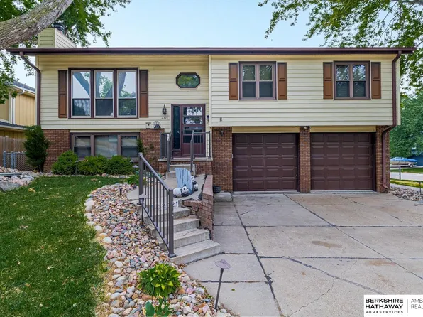 2321 Georgetown Pl, Bellevue, NE 68123