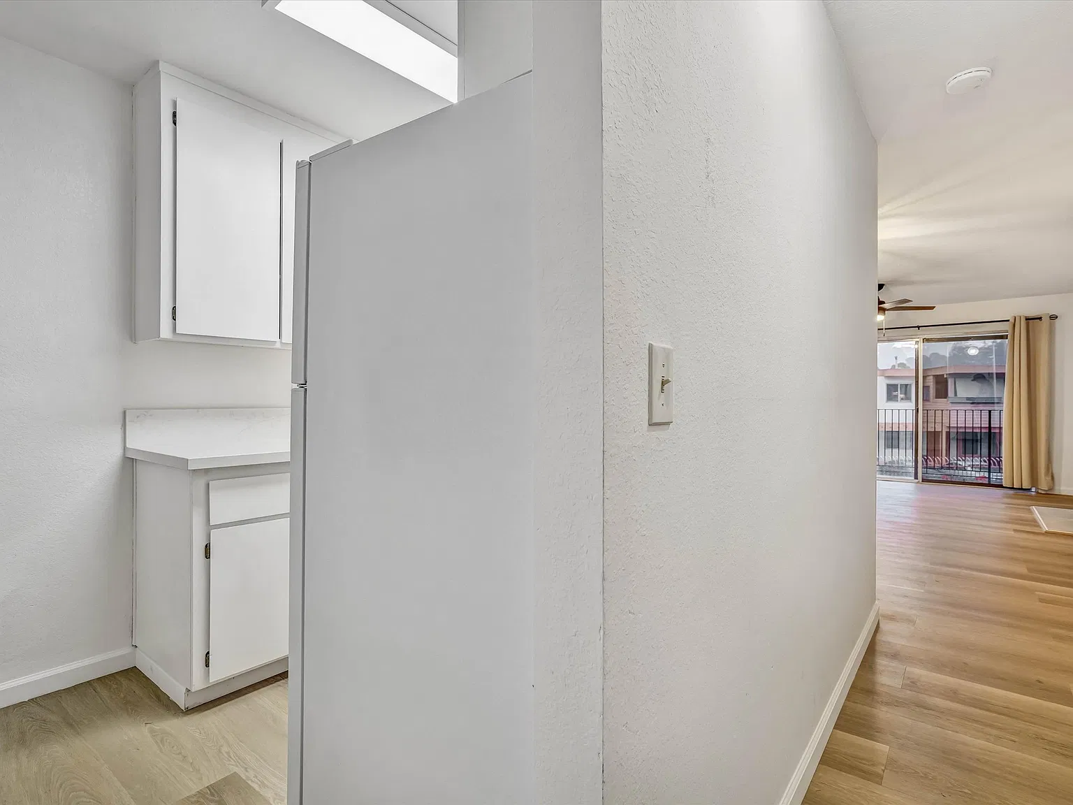 2 bed, 1.5 bath, 960 sqft, $2,200 — Photo 2