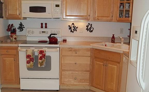 2nd image of 3504 Gwynns Pl #3504
