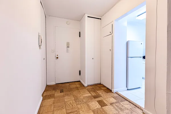 Rented by Manhattan Realty Group | media 6