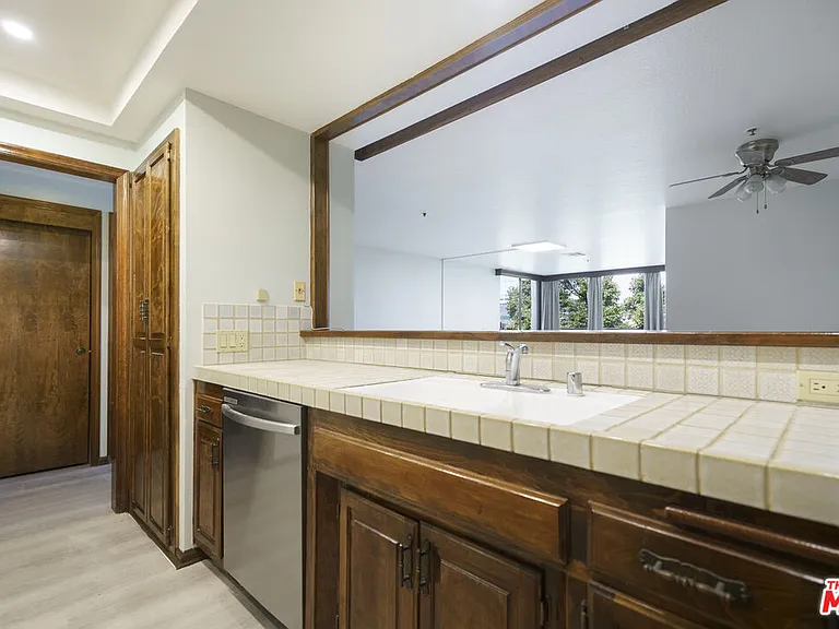 880 W 1st St #306 — Photo 5